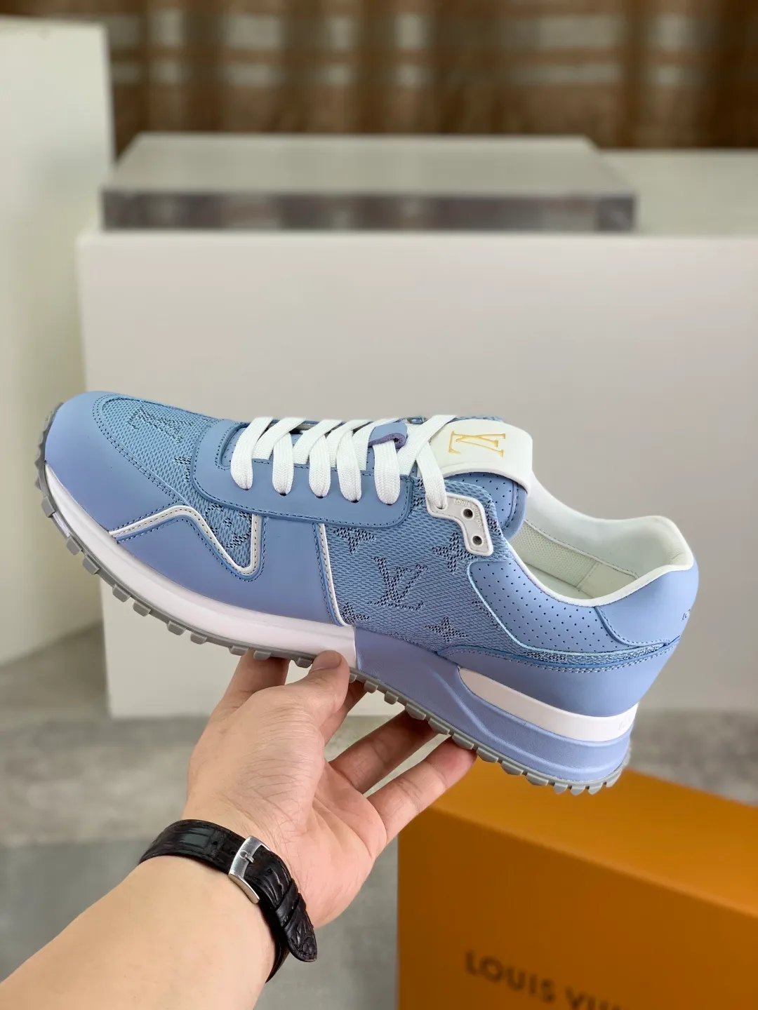 Men's men's shoes 💰P680 new style 💶[LOUIS VUITTON] (original order) new style 🍀LV Louis Vuitton * - top version of LV classic trendy shoes! Made of imported original cowhide and water-dyed cowhide lining. The latest original wear-resistant rubber combination outsole! High quality products! Multiple colors available, code number: 38-44 (45 46 customized)